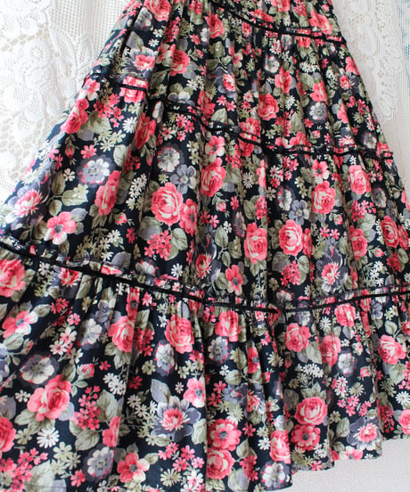 【Seek an nur】German Floral Tiered Maxi Skirt