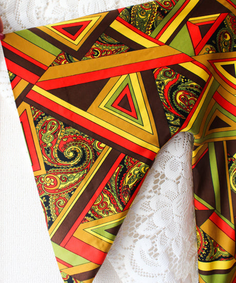 【tiny yearn】1970's Vintage Geometric Over Tops