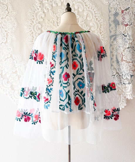 【tiny yearn】Romanian Vintage Embroidered Tulle Blouse