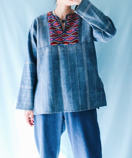 【tiny yearn】Vintage Guatemala Embroidered Denim Tops