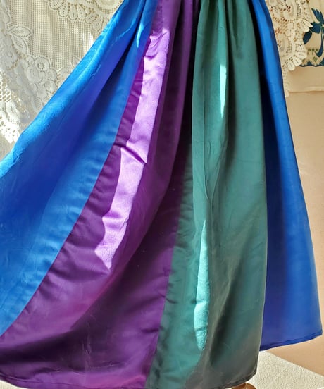 【tiny yearn】1970's USA Satin Silk Gather Flare Skirt