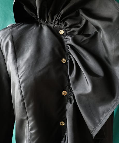 【Seek an nur】W-Germany Frill Black Blouse
