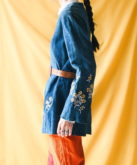 【tiny yearn】1970's Embroidered Suede Pullover