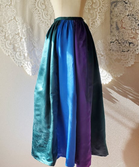 【tiny yearn】1970's USA Satin Silk Gather Flare Skirt