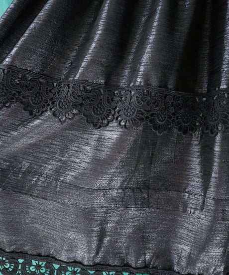 【Seek an nur】Euro Black Metallic Flare Skirt