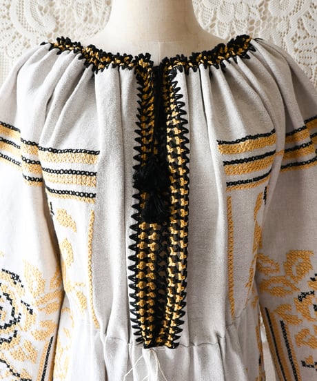 【Seek an nur】Romanian Vintage Embroidered Dress