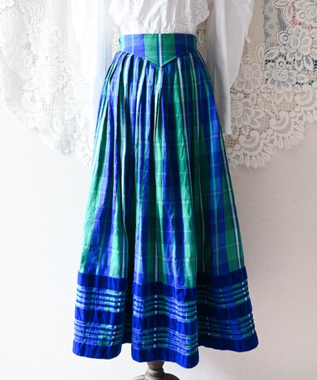 【tiny yearn】German Check Silk Flare Skirt