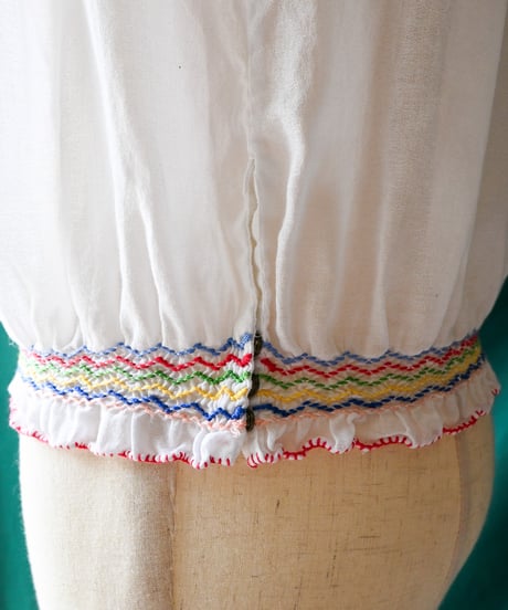 【Seek an nur】Hungarian Vintage Embroidered Peasant Blouse