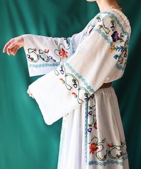 【Seek an nur】Romanian Vintage Embroidered Dress