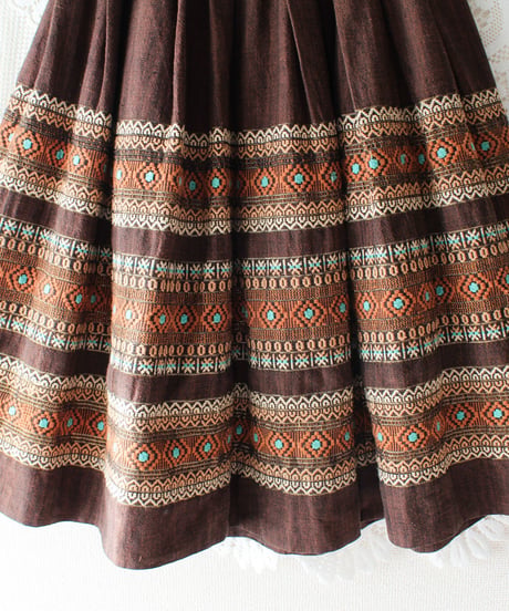 【Seek an nur】1970's Vintage Embroidered Flare Skirt