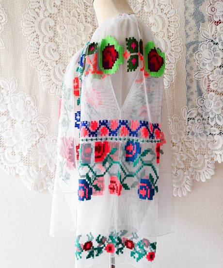 【tiny yearn】Romanian Vintage Embroidered Tulle Blouse