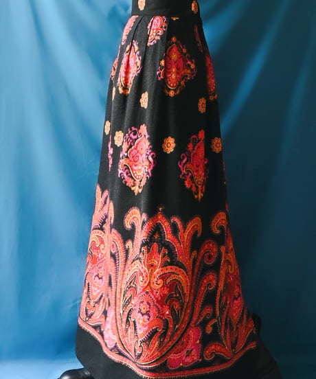 【tiny yearn】1970's Euro Exotic Wool Maxi Skirt