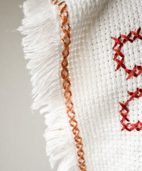 【tiny yearn】Cross stitched Fringe Vest