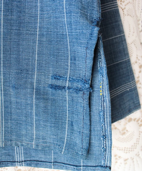 【tiny yearn】Vintage Guatemala Embroidered Denim Tops