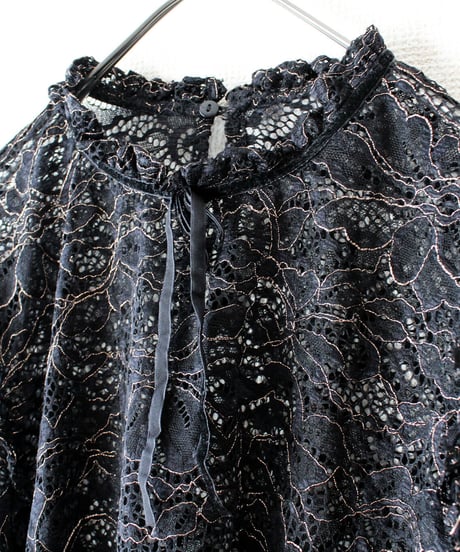 【Seek an nur】Frill Black×Gold Lace Tops