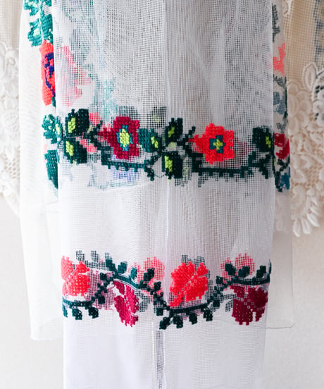 【tiny yearn】Romanian Vintage Embroidered Tulle Blouse