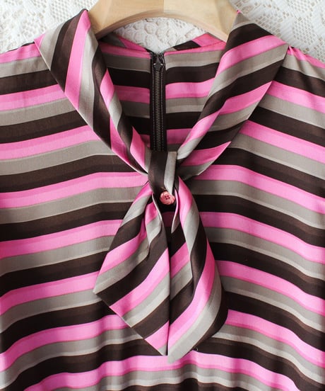 【tiny yearn】Vintage Multi Boarder Scarf Collar Blouse