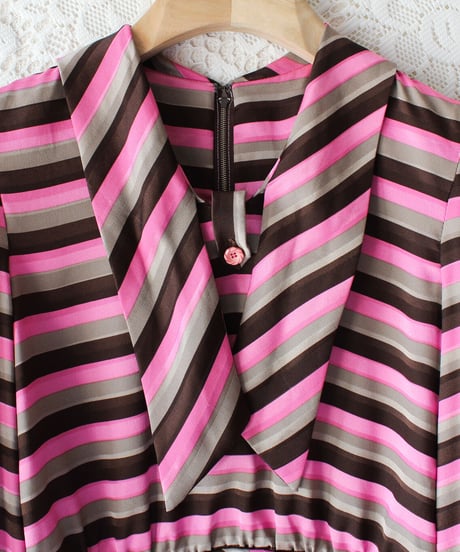 【tiny yearn】Vintage Multi Boarder Scarf Collar Blouse