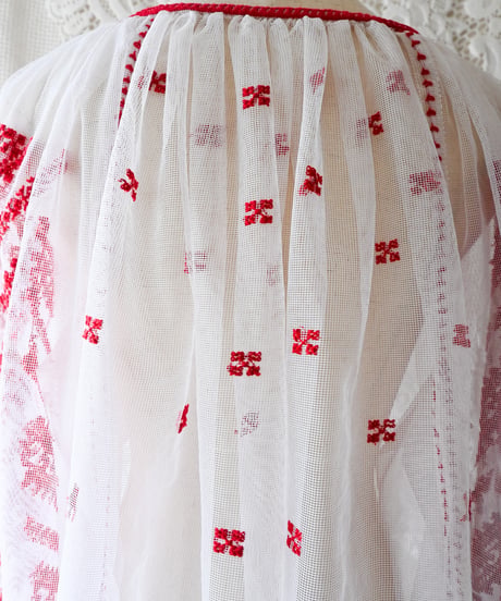 【tiny yearn】Romanian Vintage Embroidered Tulle Blouse