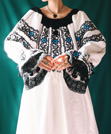【Seek an nur】Romanian Vintage Embroidered Dress