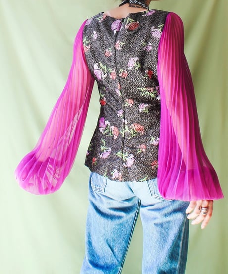 【tiny yearn】Euro Balloon Sleeve Metallic Tops