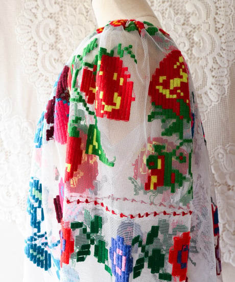 【tiny yearn】Romanian Vintage Embroidered Tulle Blouse