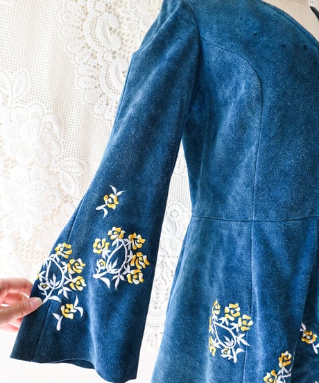【tiny yearn】1970's Embroidered Suede Pullover