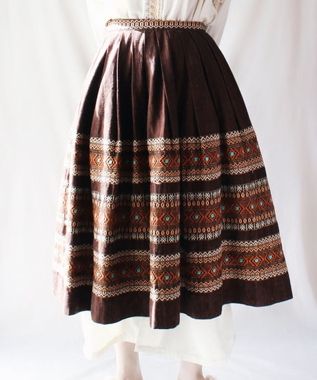 【Seek an nur】1970's Vintage Embroidered Flare Skirt