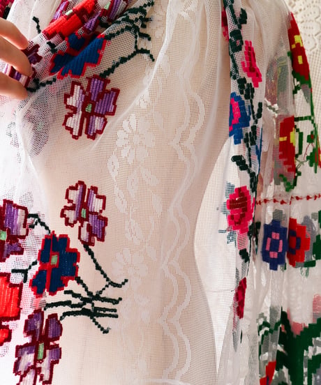 【tiny yearn】Romanian Vintage Embroidered Tulle Blouse