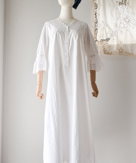 【Seek an nur】1890-10's antique night gown dress