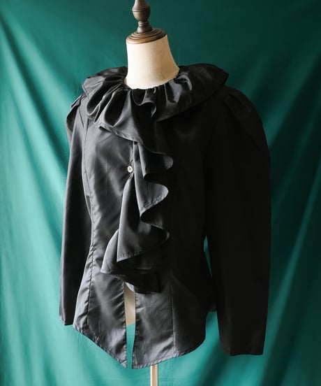 【Seek an nur】W-Germany Frill Black Blouse