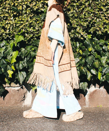 【tiny yearn】1970's Vintage Embossed Fringe Suede Cape
