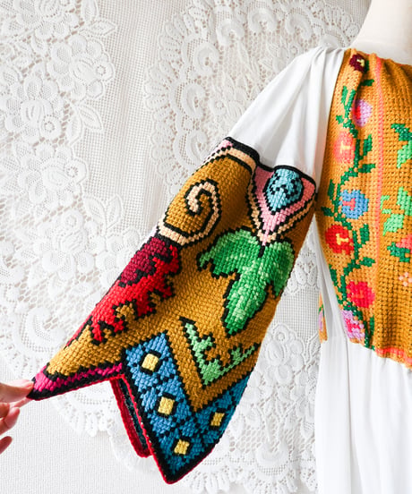 【tiny yearn】Romanian Vintage Embroidered Dress