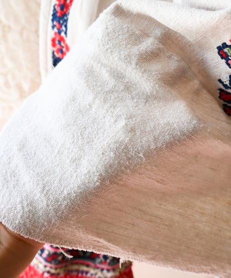 【tiny yearn】Romanian Vintage Embroidered Blouse