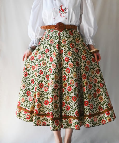 【tiny yearn】⁡Euro Embroidered Lace White Blouse
