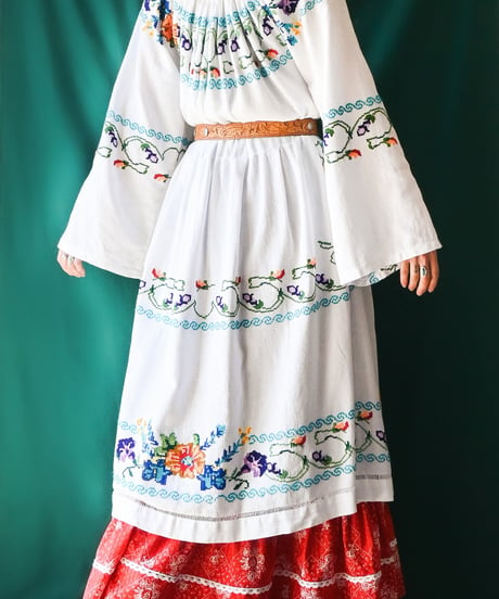 【Seek an nur】Romanian Vintage Embroidered Dress