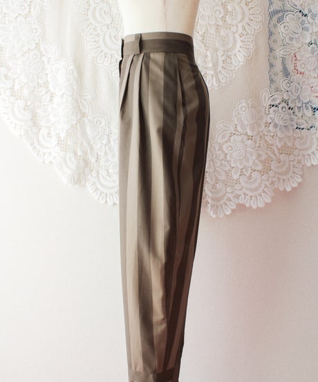 【Seek an nur】USA Stripe Tuck Tapered Pants