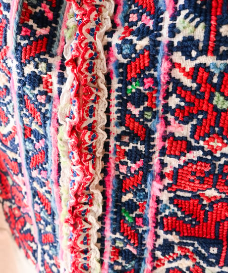 【tiny yearn】Romanian Vintage Embroidered Blouse