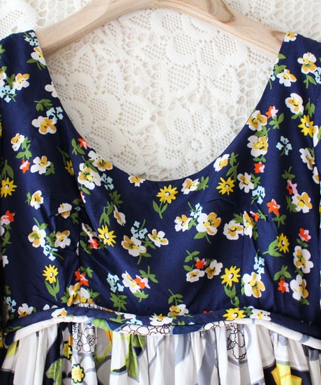 【tiny yearn】1970's Vintage Floral Maxi Dress