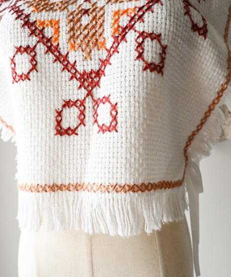 【tiny yearn】Cross stitched Fringe Vest