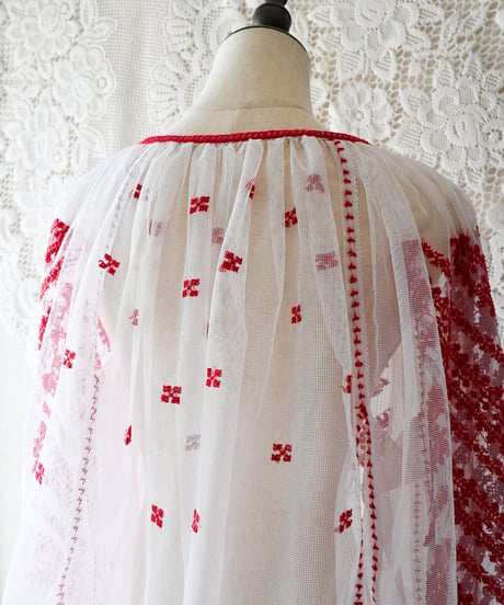 【tiny yearn】Romanian Vintage Embroidered Tulle Blouse
