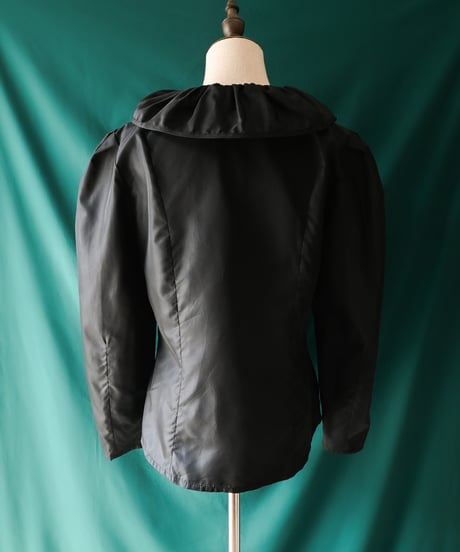 【Seek an nur】W-Germany Frill Black Blouse