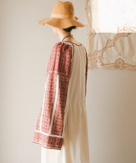 【tiny yearn】Romanian vintage traditional dress