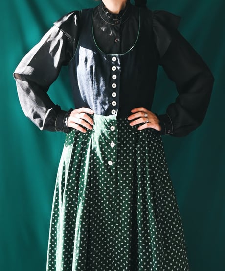 【Seek an nur】Tyrolean Black Floral Dirndl Dress