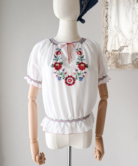 【Seek an nur】1970's Hungarian Vintage Peasant Blouse