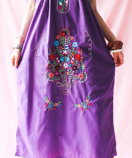 【tiny yearn】Mexican Floral Hand Embroidered Dress