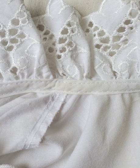 【tiny yearn】⁡Euro Embroidered Lace White Blouse