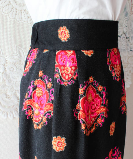 【tiny yearn】1970's Euro Exotic Wool Maxi Skirt