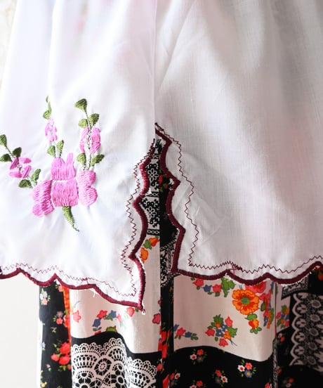 【tiny yearn】Euro Embroidered Peasant Blouse