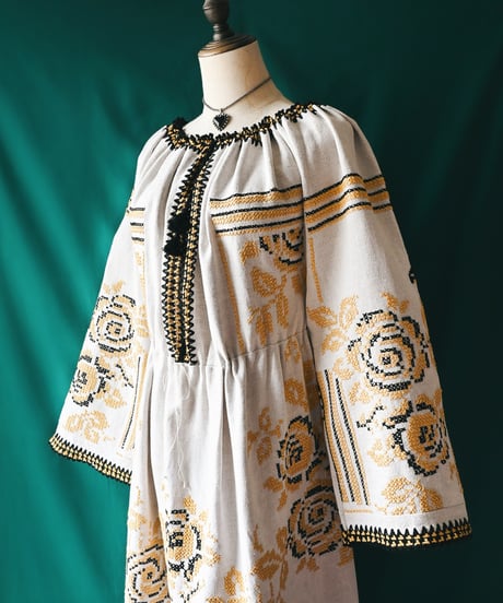 【Seek an nur】Romanian Vintage Embroidered Dress
